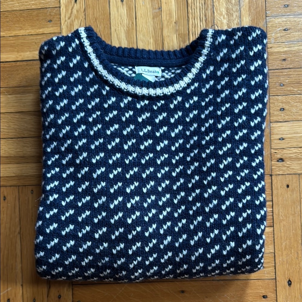 L.L. Bean Norwegian Lambswool Blue and White Crewneck Sweater- Women’s - Picture 4 of 12